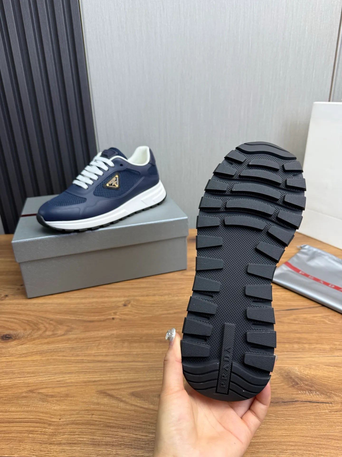 Men's shoes 💰580💰 [PRADA] Autumn and winter hot men's shoes shipped 👏Official website synchronized ⬆️Original fly-woven cowhide fabric + cowhide lining, 1⃣️:1⃣️reproduction, original sole, 38-45 (45. Customized, non-refundable)